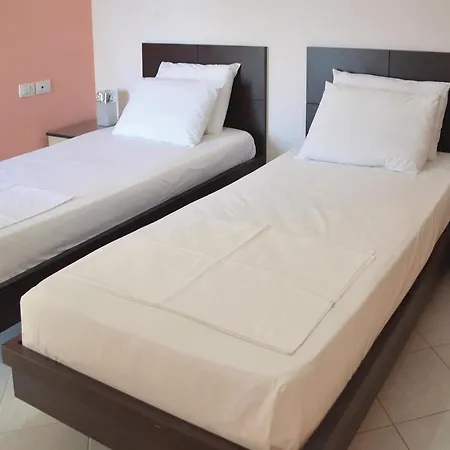 1 * Dhërmi
